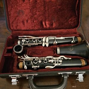 Jupiter JCL-631 clarinet with case NO mouth piece.